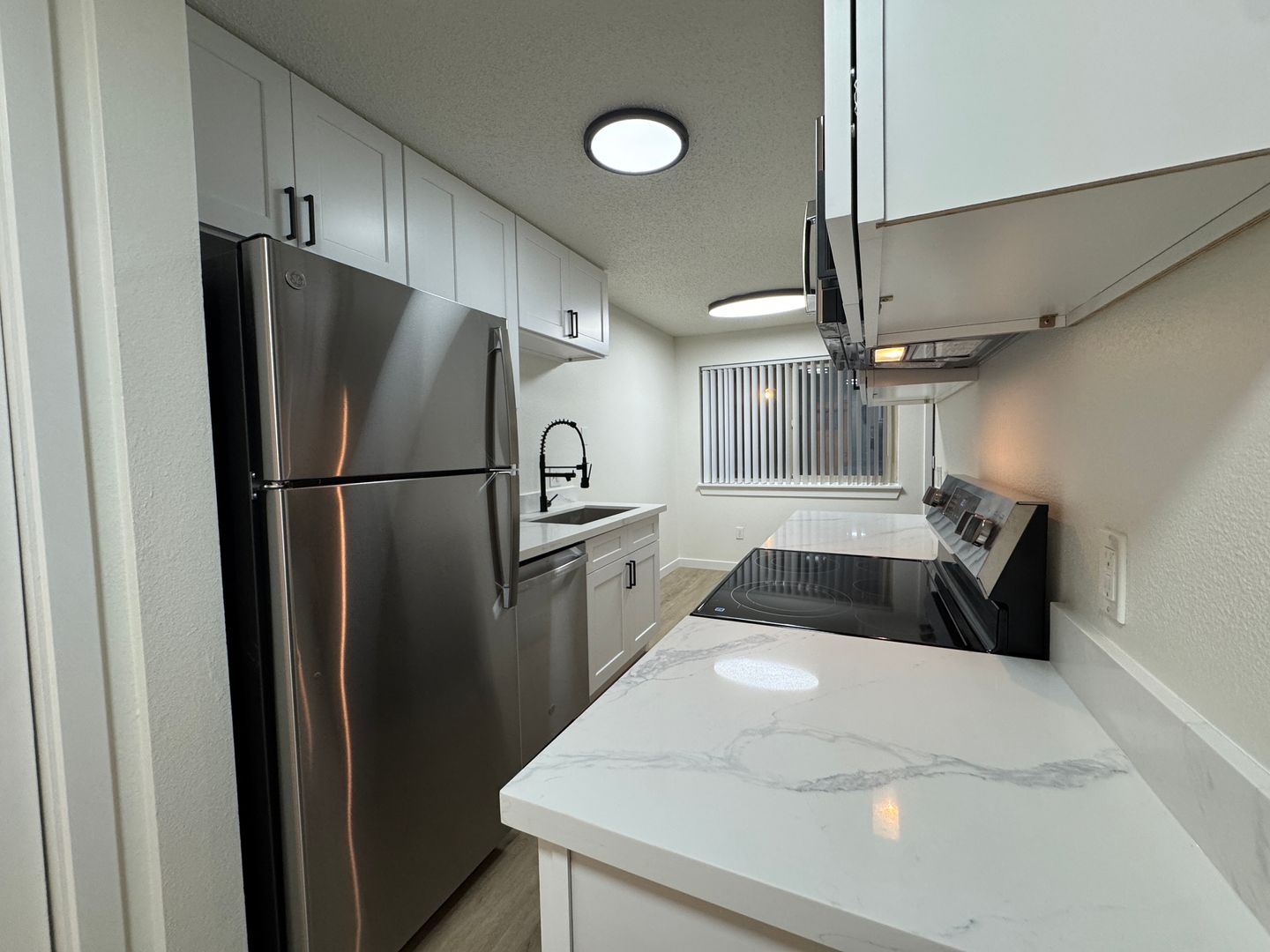 A028 - AVIA APARTMENTS 7 of 12