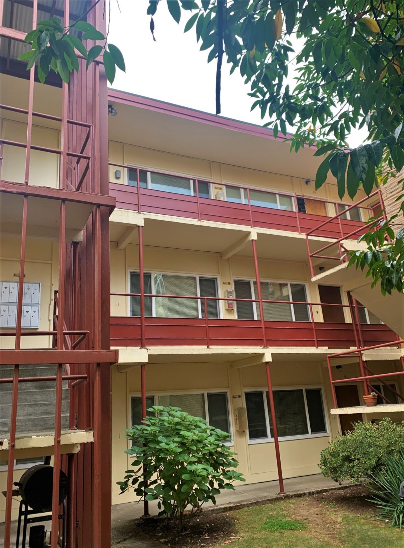 A520 - SEWARD PARK COURT 3 of 12