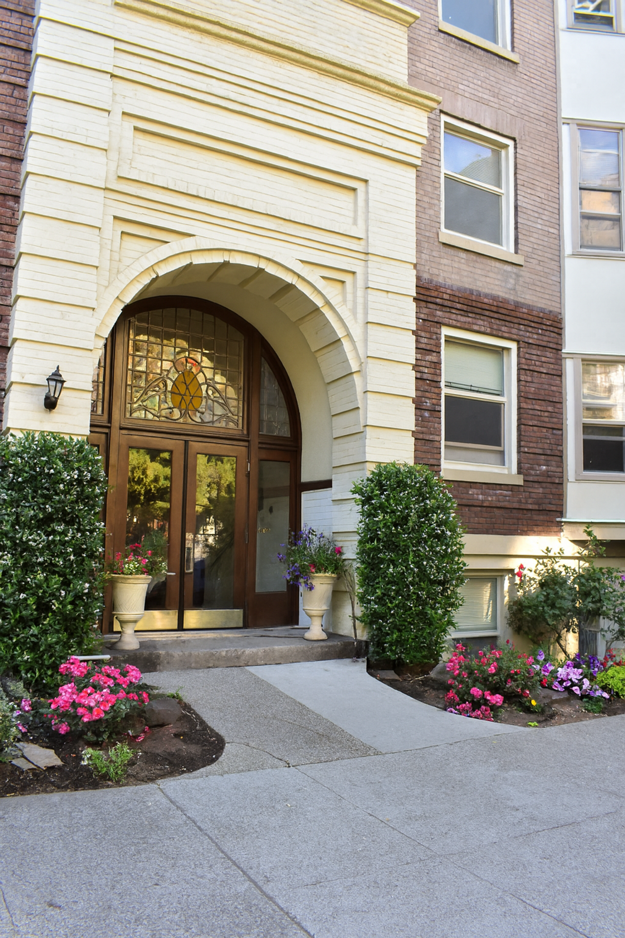 SEATTLE Apartment: 1729 BOYLSTON AVENUE