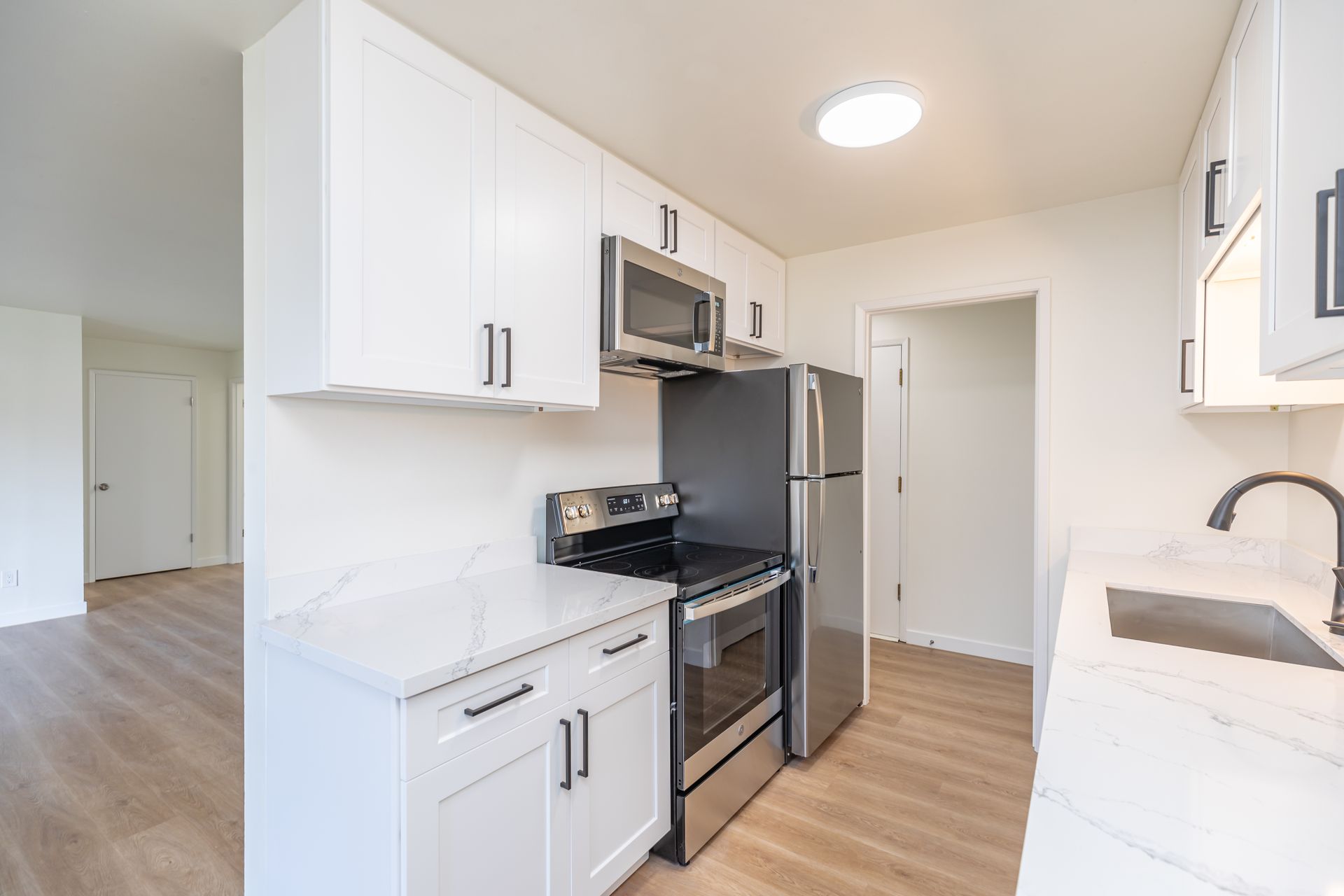 SEATTLE Apartment: 12556 15TH AVE NE