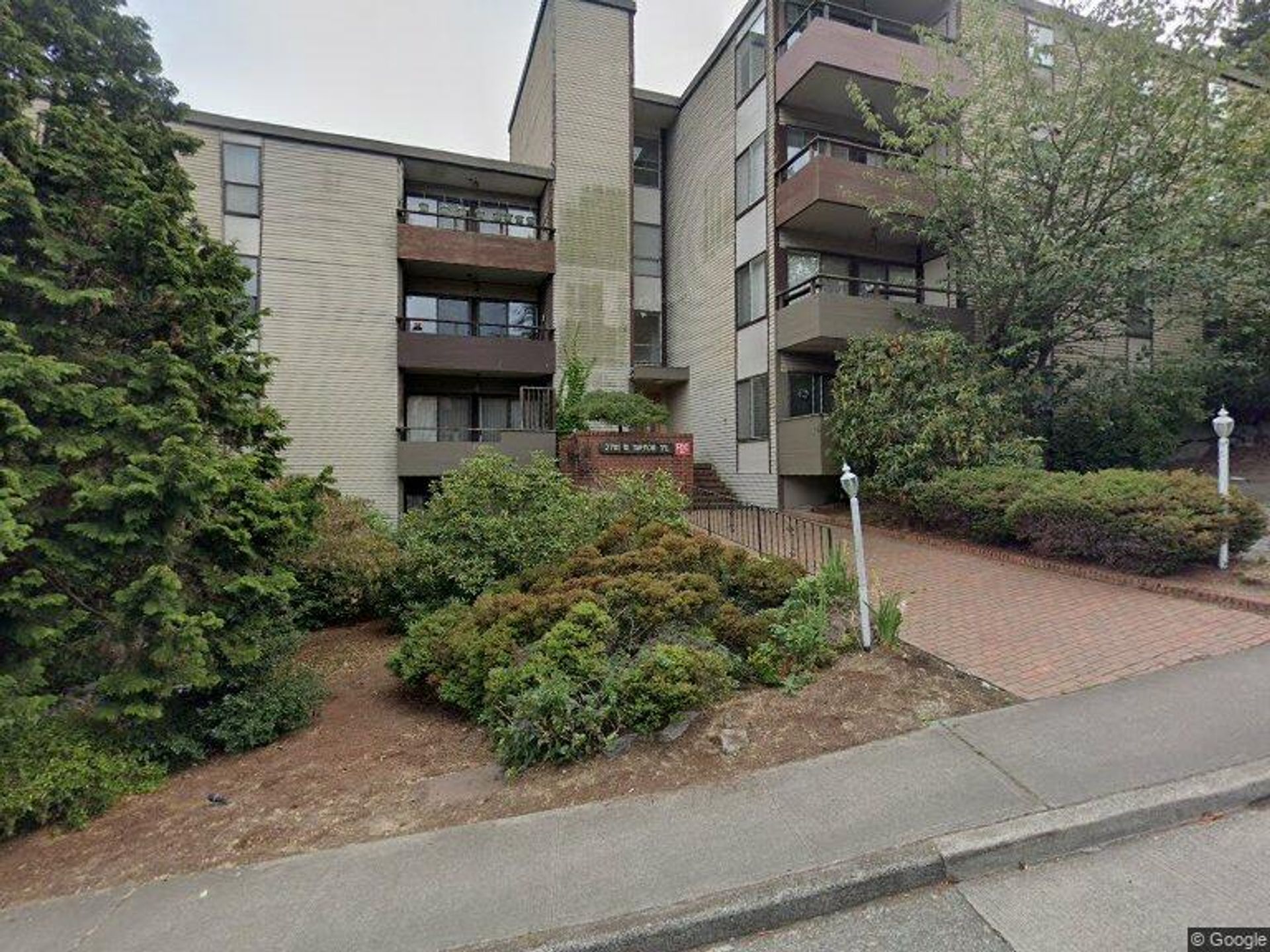 Seattle Apartment: 2701 W Manor Pl