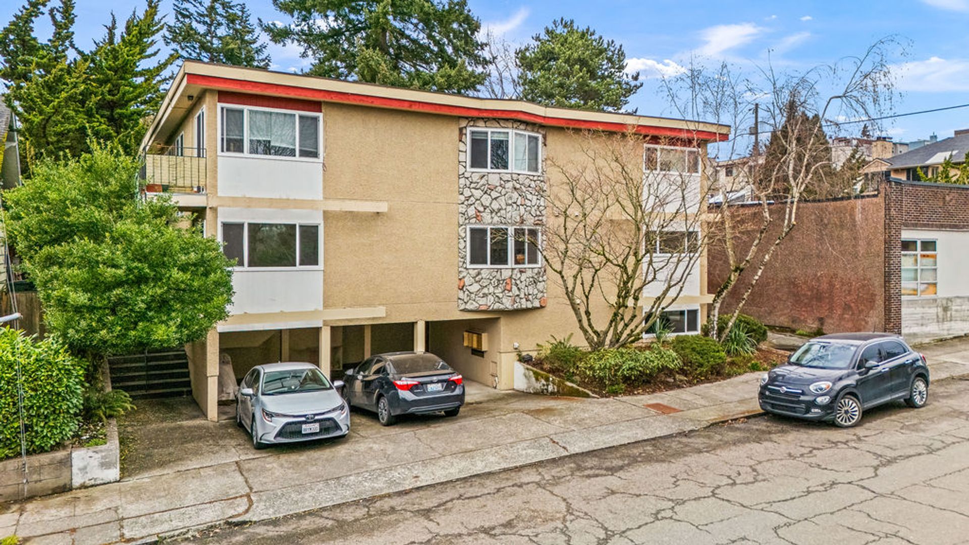 Woodlaun Haus Apartments | Vintage Charm Meets Modern Comfort 