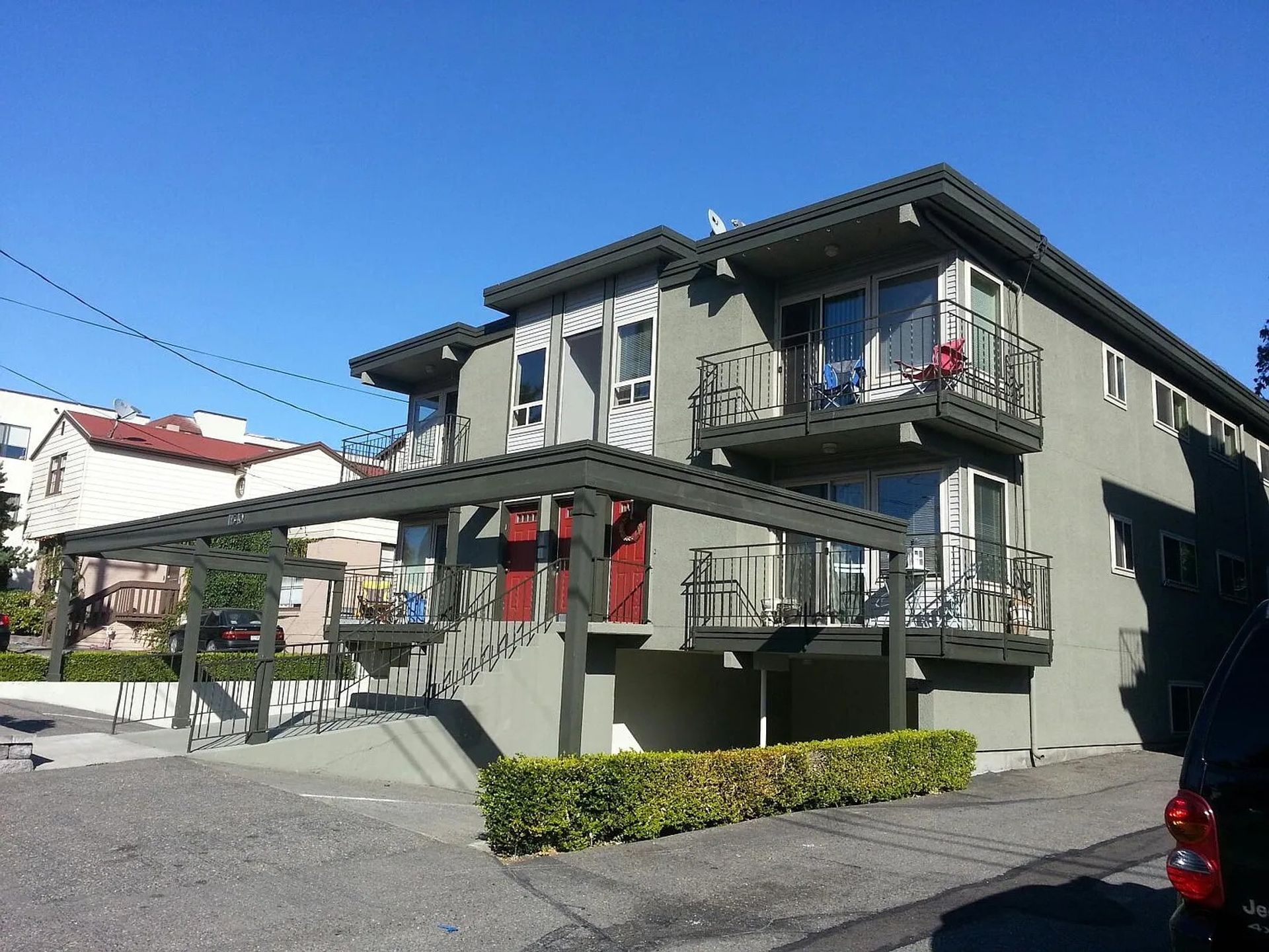 A028 - AVIA APARTMENTS 4 of 12