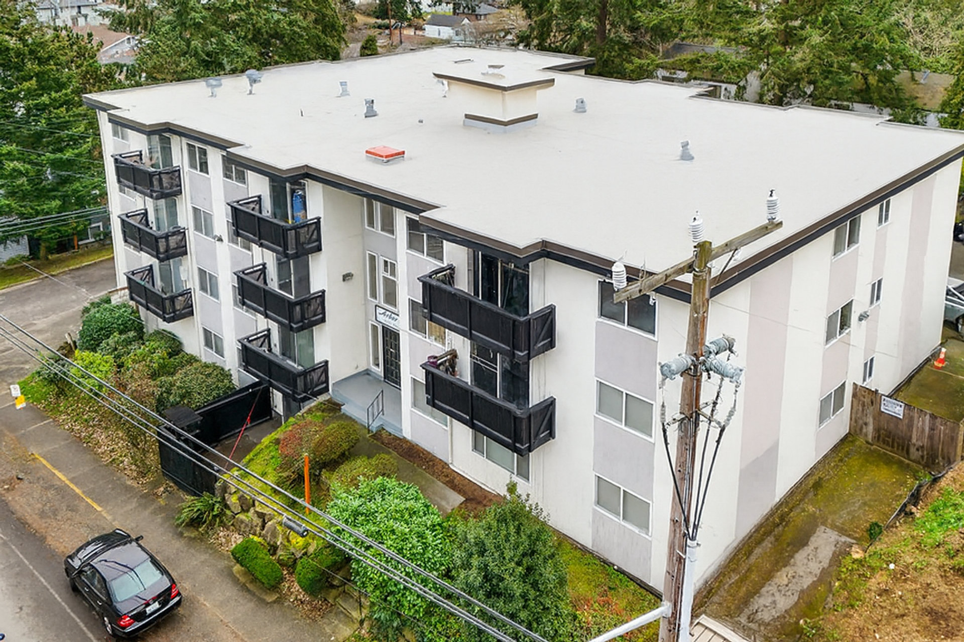 Seattle Apartment: 625 N 130th St