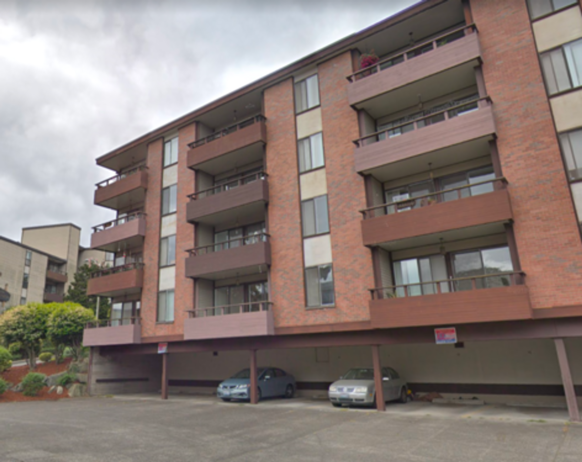 Seattle Apartment: 2701 W Manor Pl
