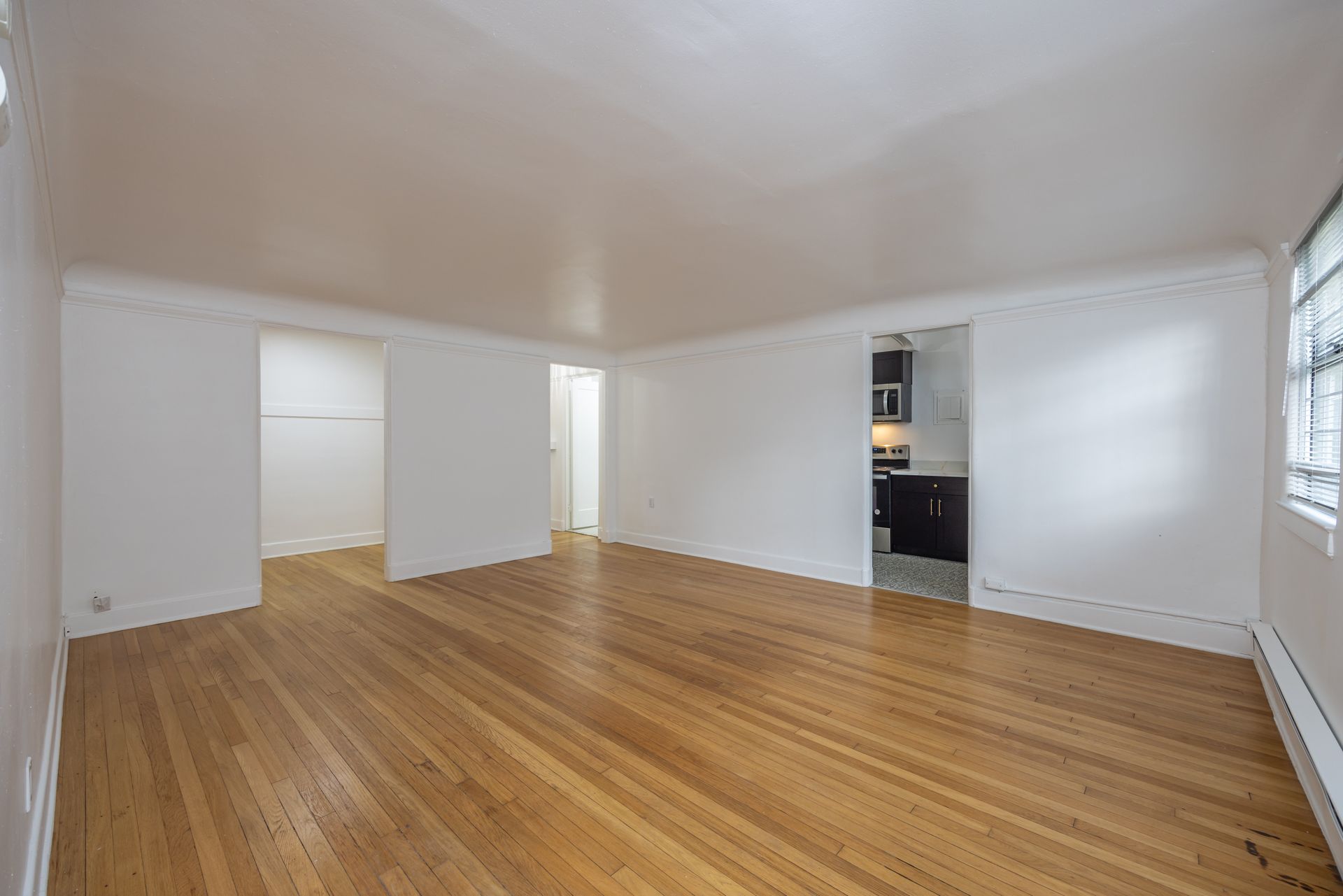 Seattle Apartment: 403 14th Ave E