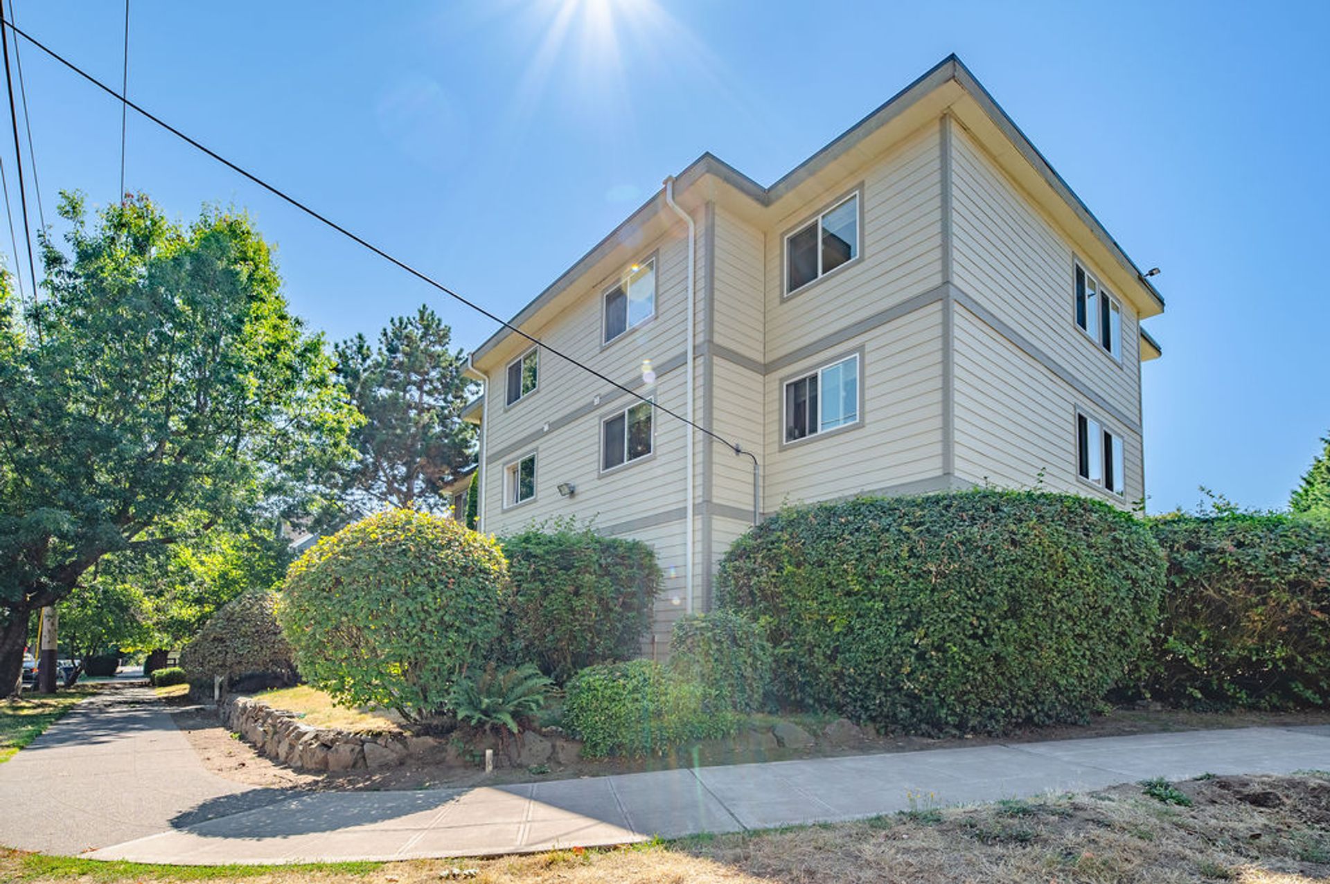 Seattle Apartment: 301 26th Ave S