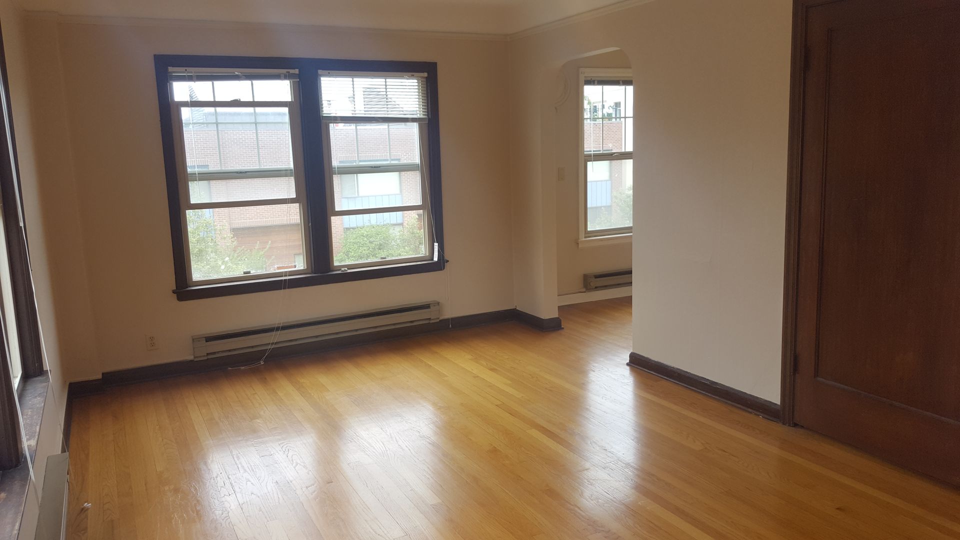 Seattle Apartment: 633 4th Ave West