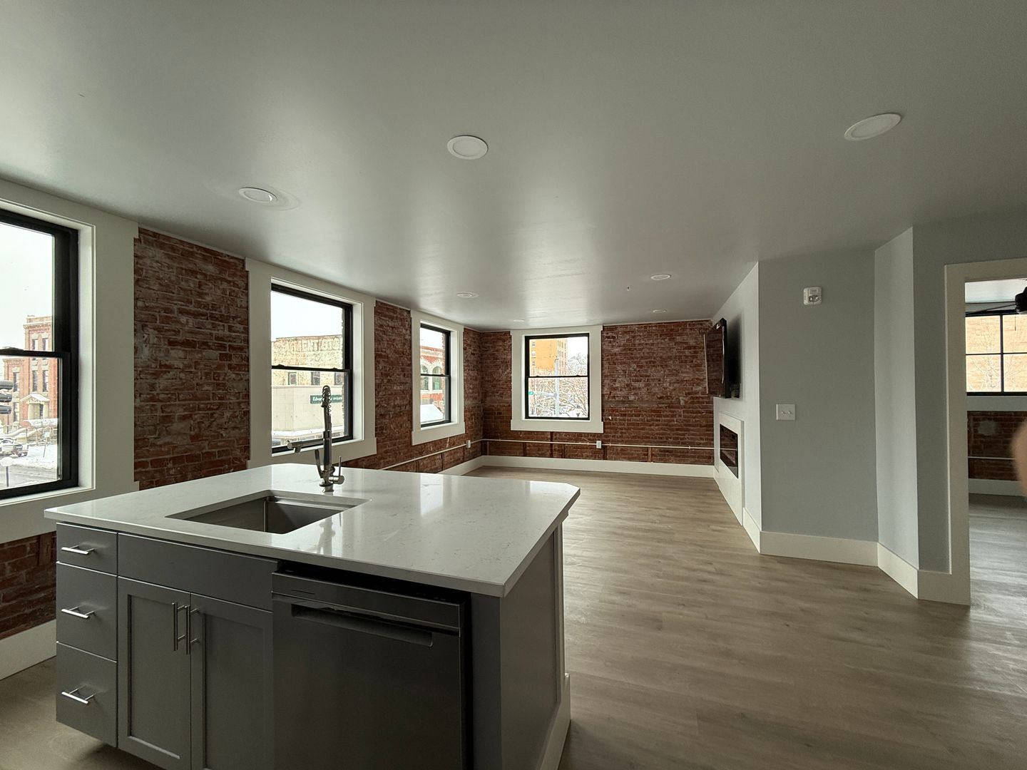 Pendleton Apartment: 19 SW Dorion Ave