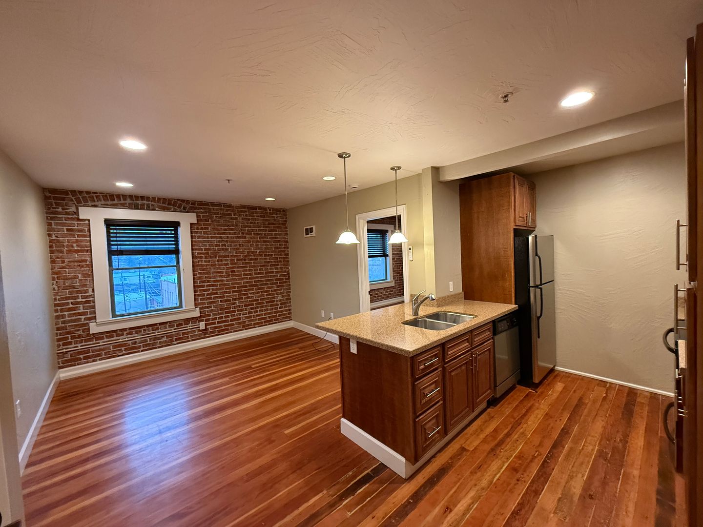 Pendleton Apartment: 15 SE Emigrant Ave