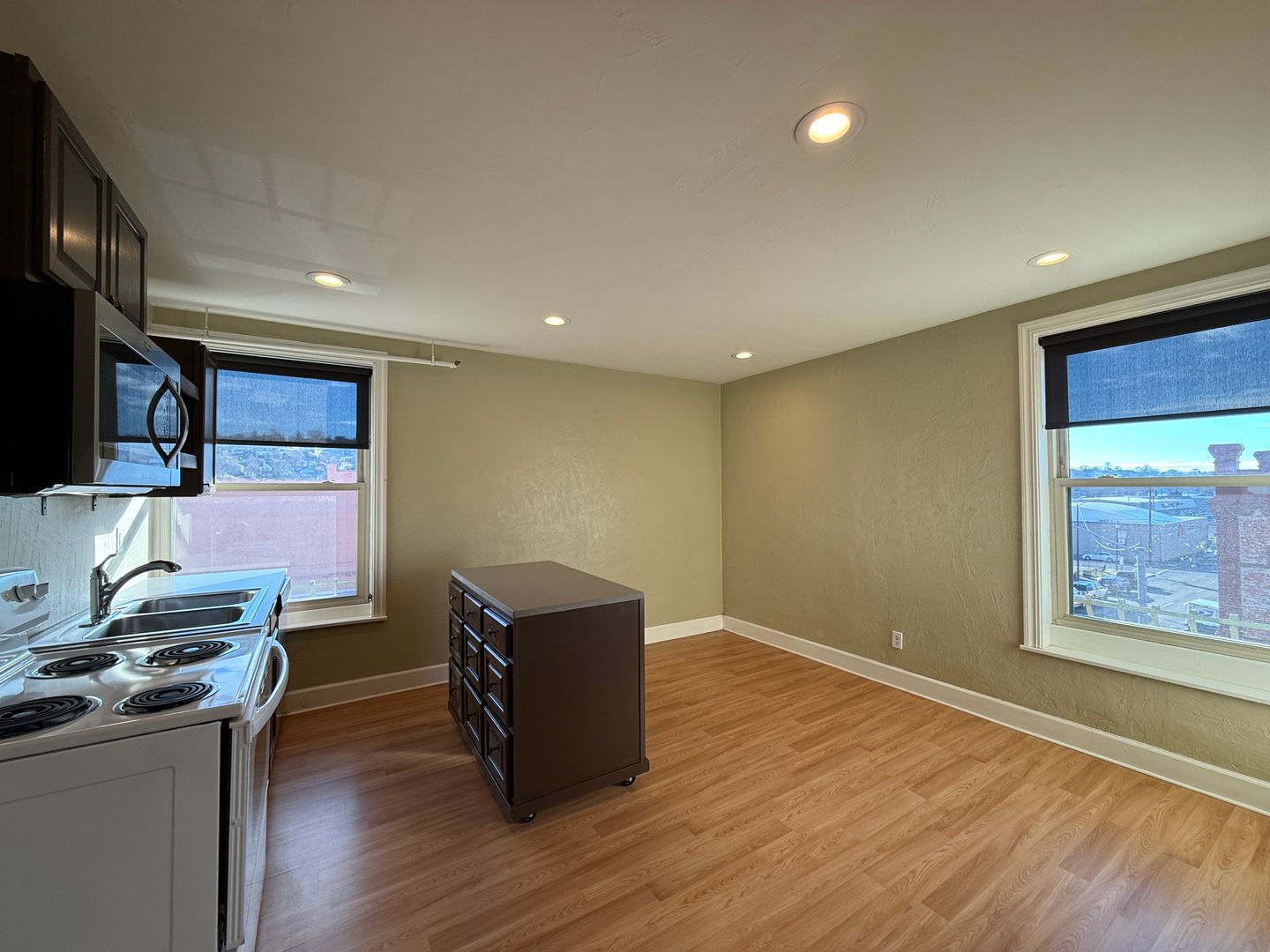 Pendleton Apartment: 15 SE Emigrant Ave