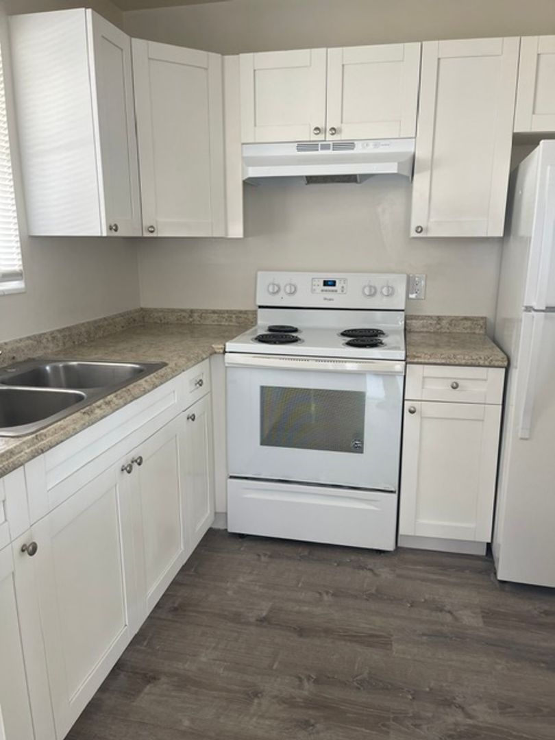 Palm Springs Apartment: 246 Cypress Lane - 247 Alemeda Drive