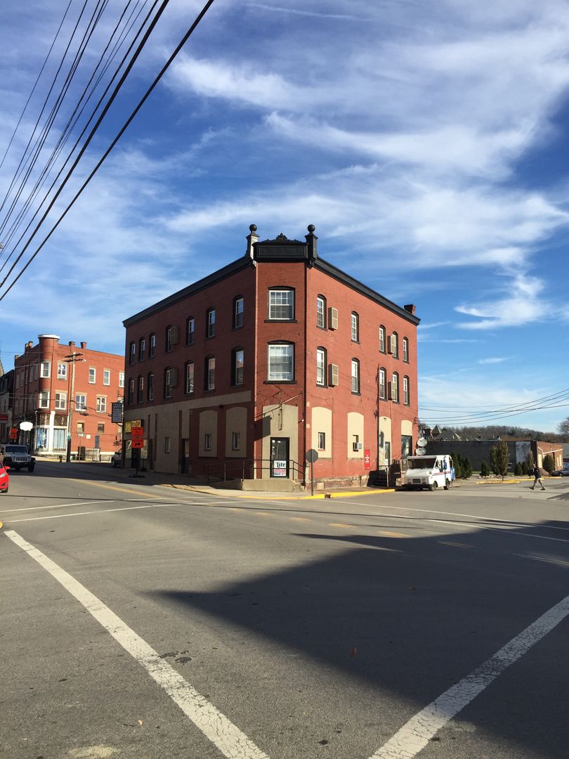 McDonald Apartment: 125 S. McDonald