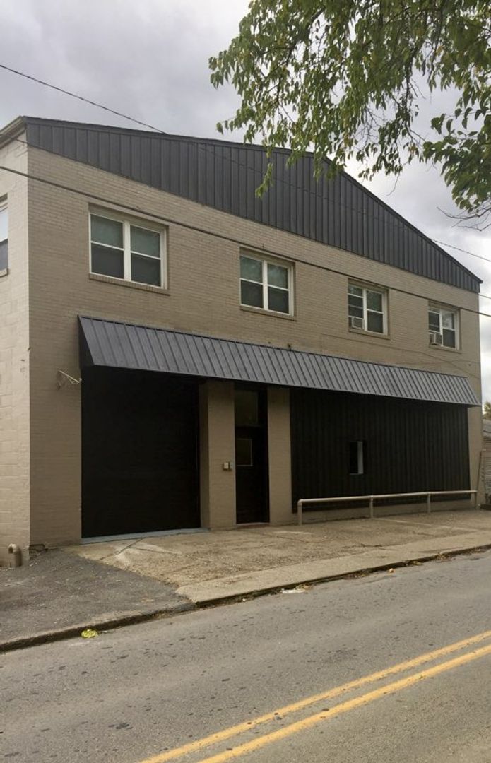 McDonald Apartment: 414 East Lincoln Ave