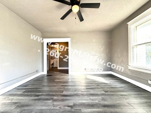 Listing photo thumbnail