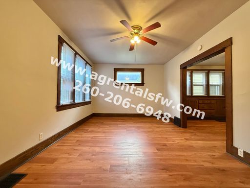 Listing photo thumbnail