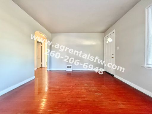 Listing photo thumbnail