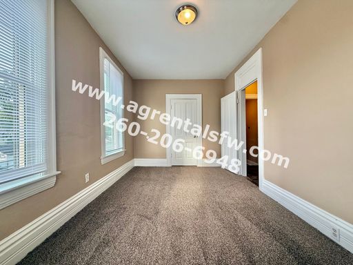 Listing photo thumbnail