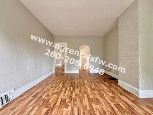 Listing photo thumbnail