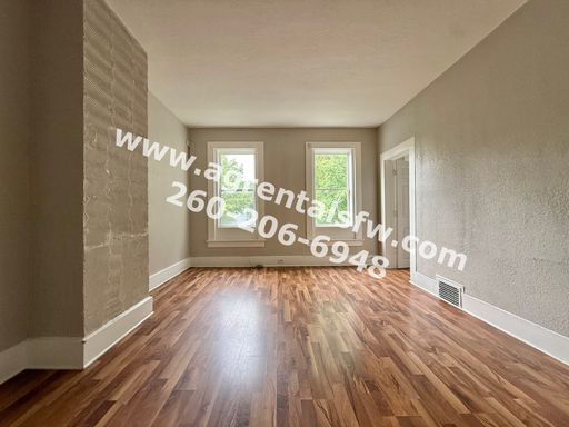 Listing photo thumbnail