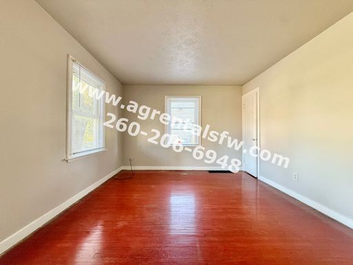 Listing photo thumbnail