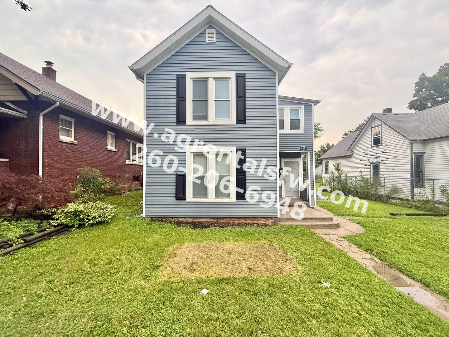 Fort Wayne Apartment: 912 Savilla Ave