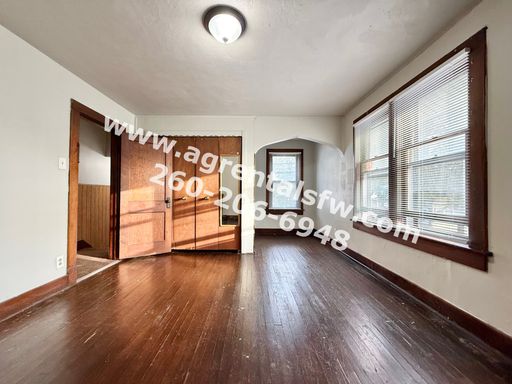 Listing photo thumbnail