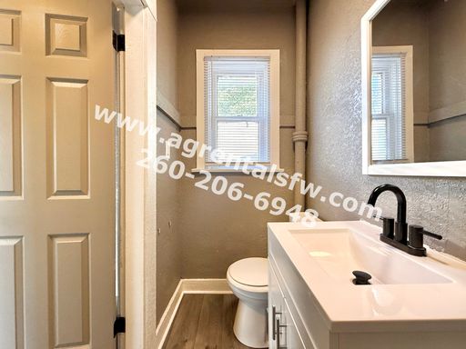 Listing photo thumbnail