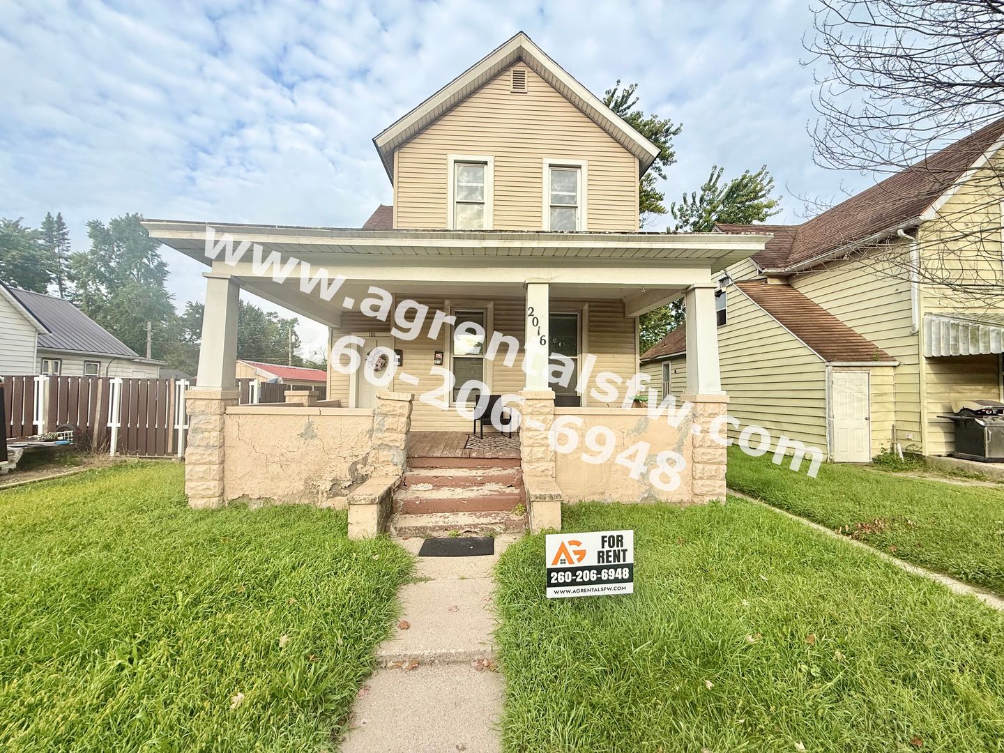 Fort Wayne Apartment: 2016 Phenie St