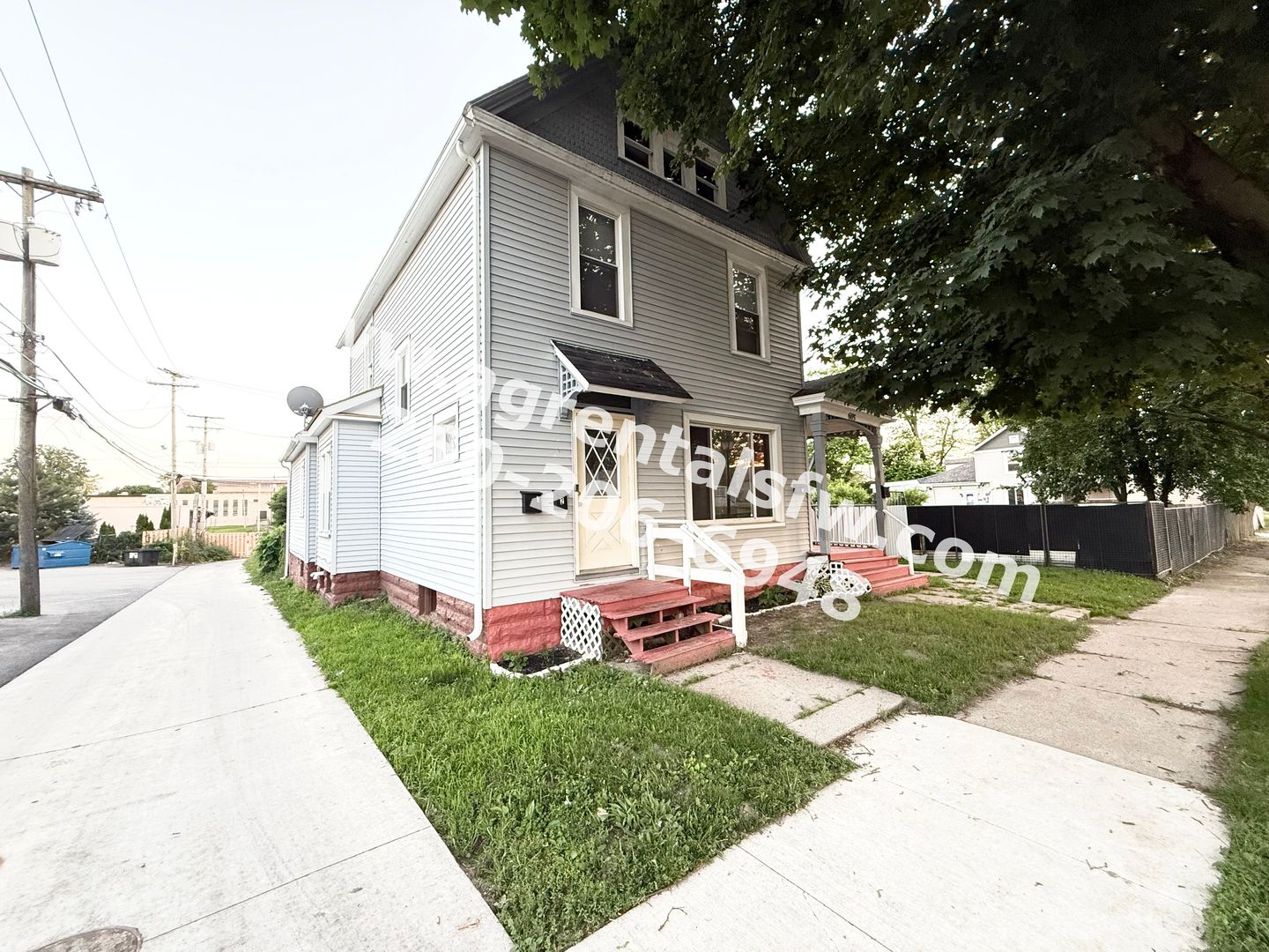 Fort Wayne Apartment: 603 W Dewald St