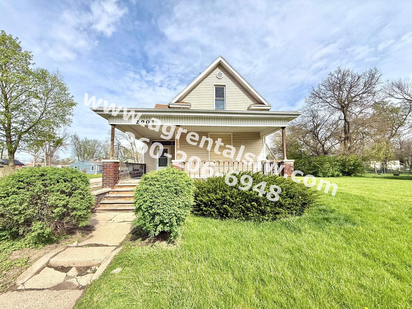 Fort Wayne Apartment: 2903 Queen St