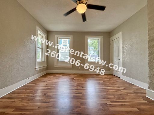 Listing photo thumbnail