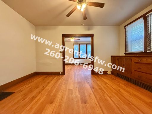 Listing photo thumbnail