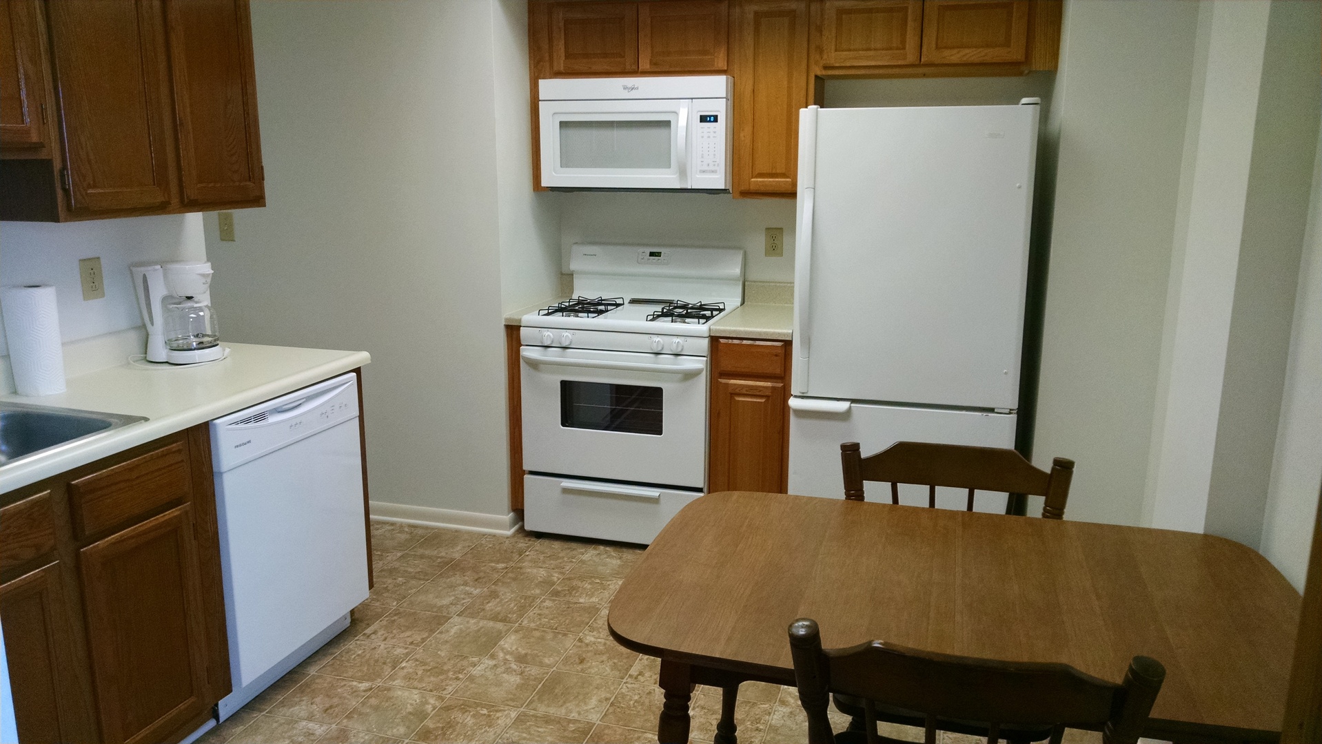 Erie Apartment: 4467 W. Ridge Rd