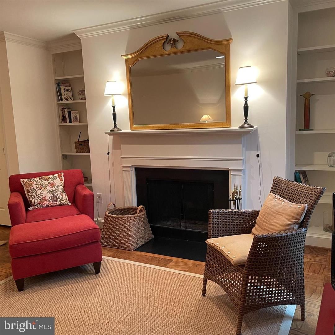 Washington Condo: 3221 Sutton Place, NW