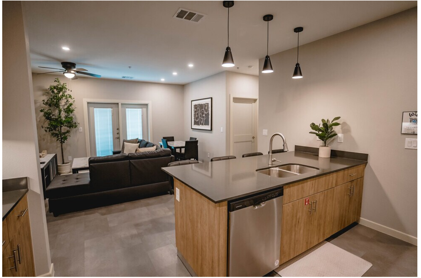 McAllen Apartment: 615 Dallas Ave.