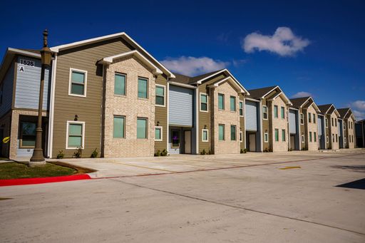 2 Bed 2.5 Bath Rental at 1402 S. "H" Street - C17, Harlingen, TX – photo 1