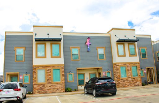 2 Bed 2.5 Bath Rental at 2206 E Hwy 281 - C 19, Hidalgo, TX – photo 1