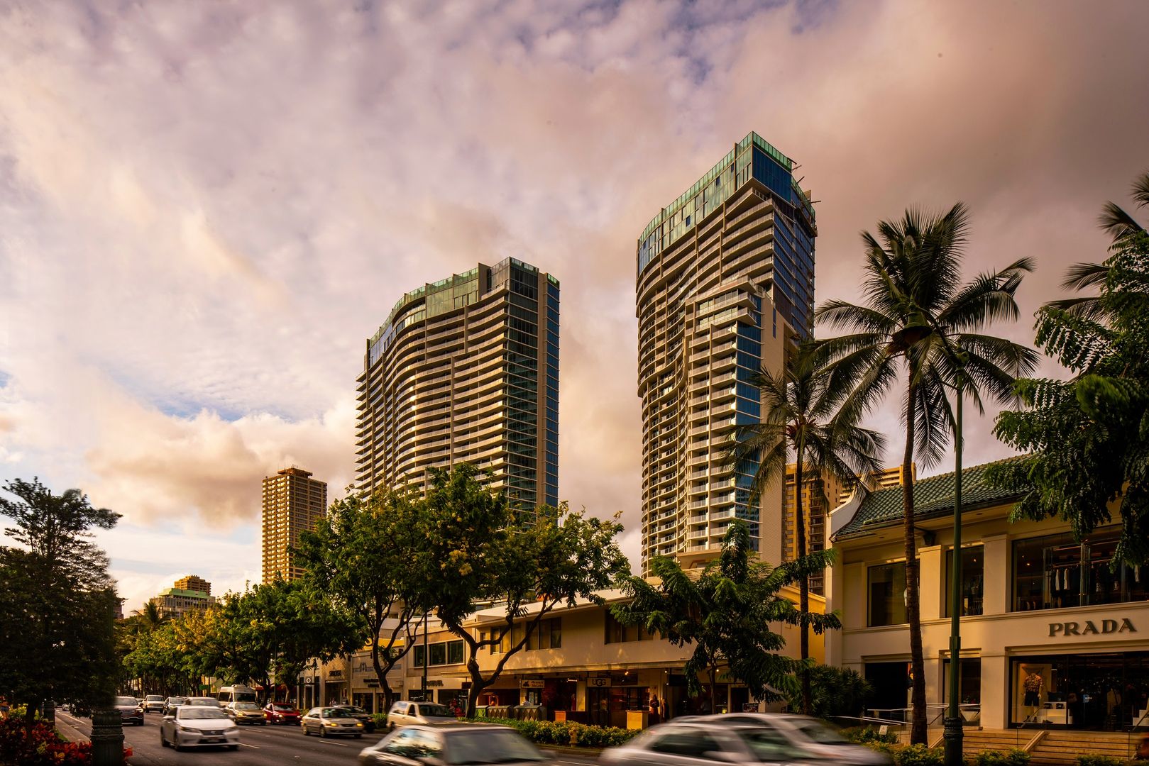Honolulu Condo: 383 Kalaimoku St. #D2709