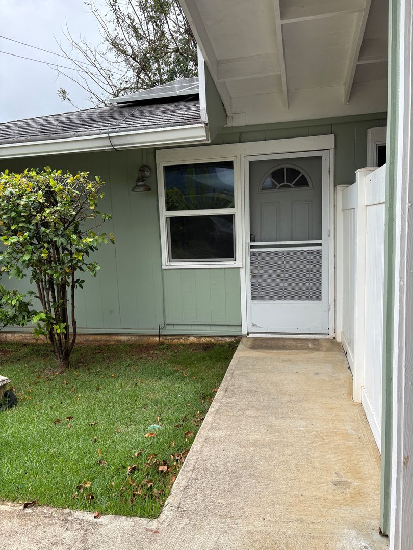 Kaneohe House: 45-435 Aumoku Street