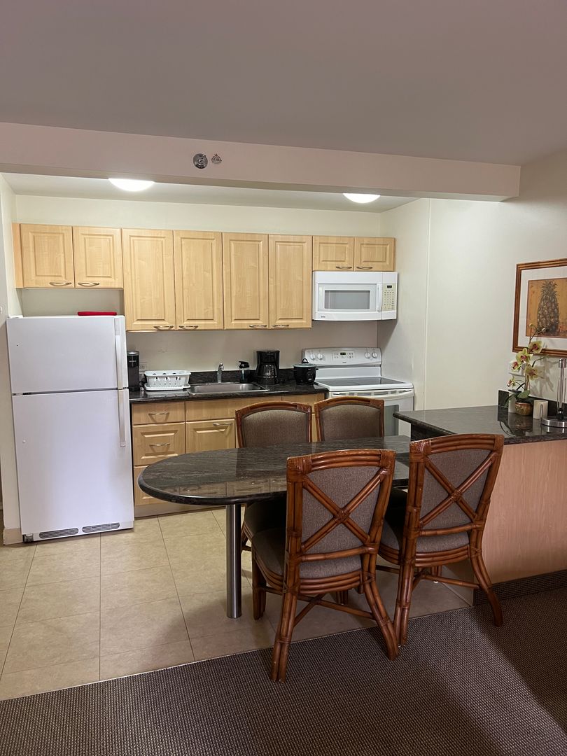Honolulu Condo: 229 Paoakalani Ave., #605 - 1