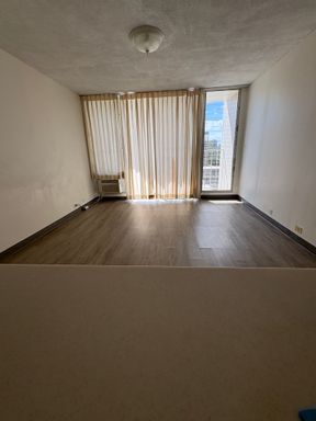 Conveniently located 1 bedroom 1 bathroom – photo 1