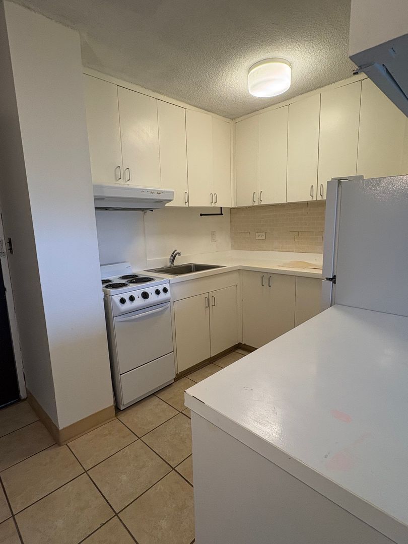 Honolulu Apartment: 1125 Young St.