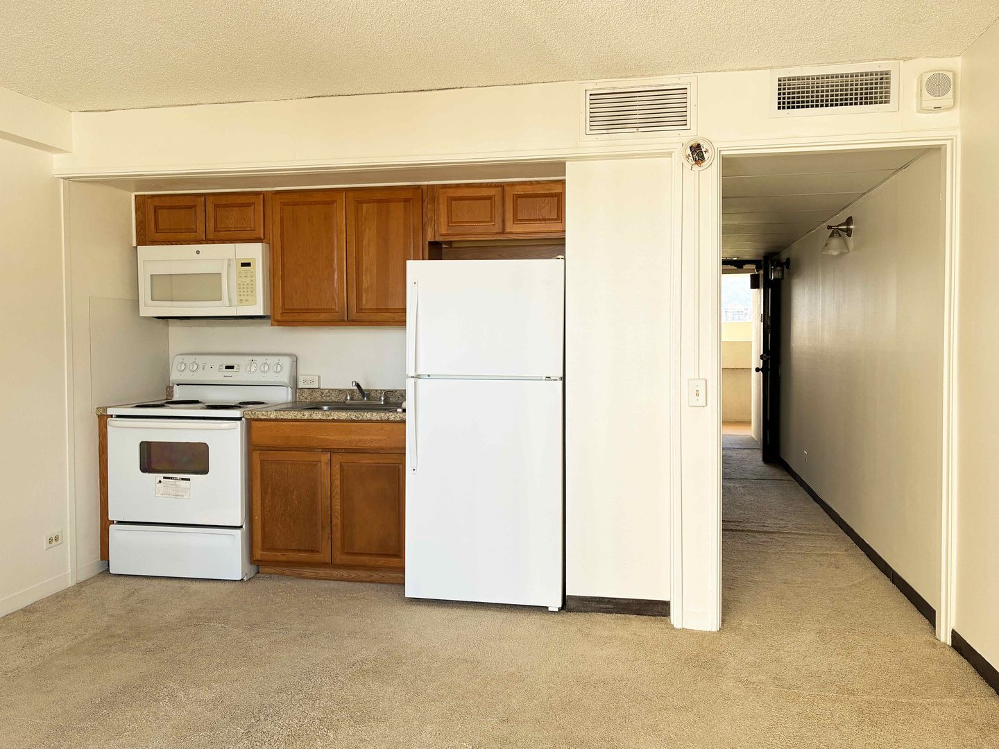 Honolulu Condo: 2440 Kuhio Ave. #1410