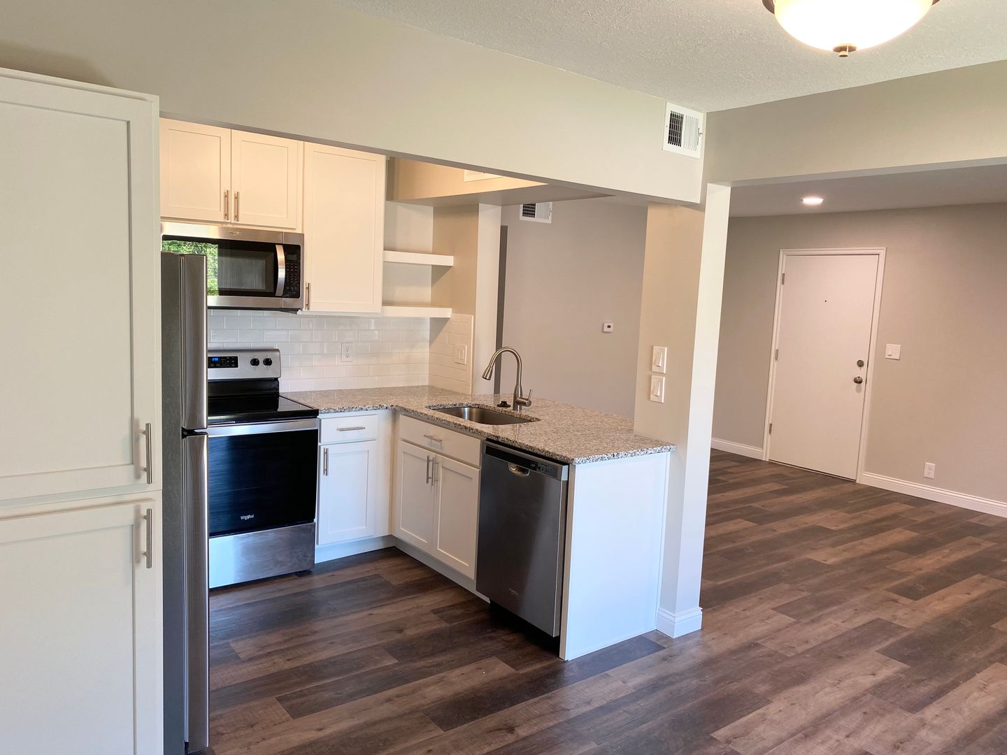 Columbia Apartment: 2901, 2905, 2911, 2917 Rollins Rd