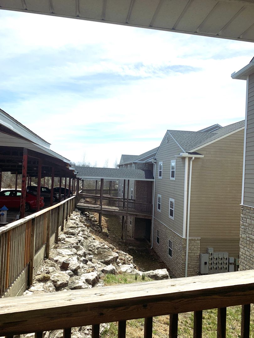 Columbia Apartment: 1312,1314 White Oak Ln