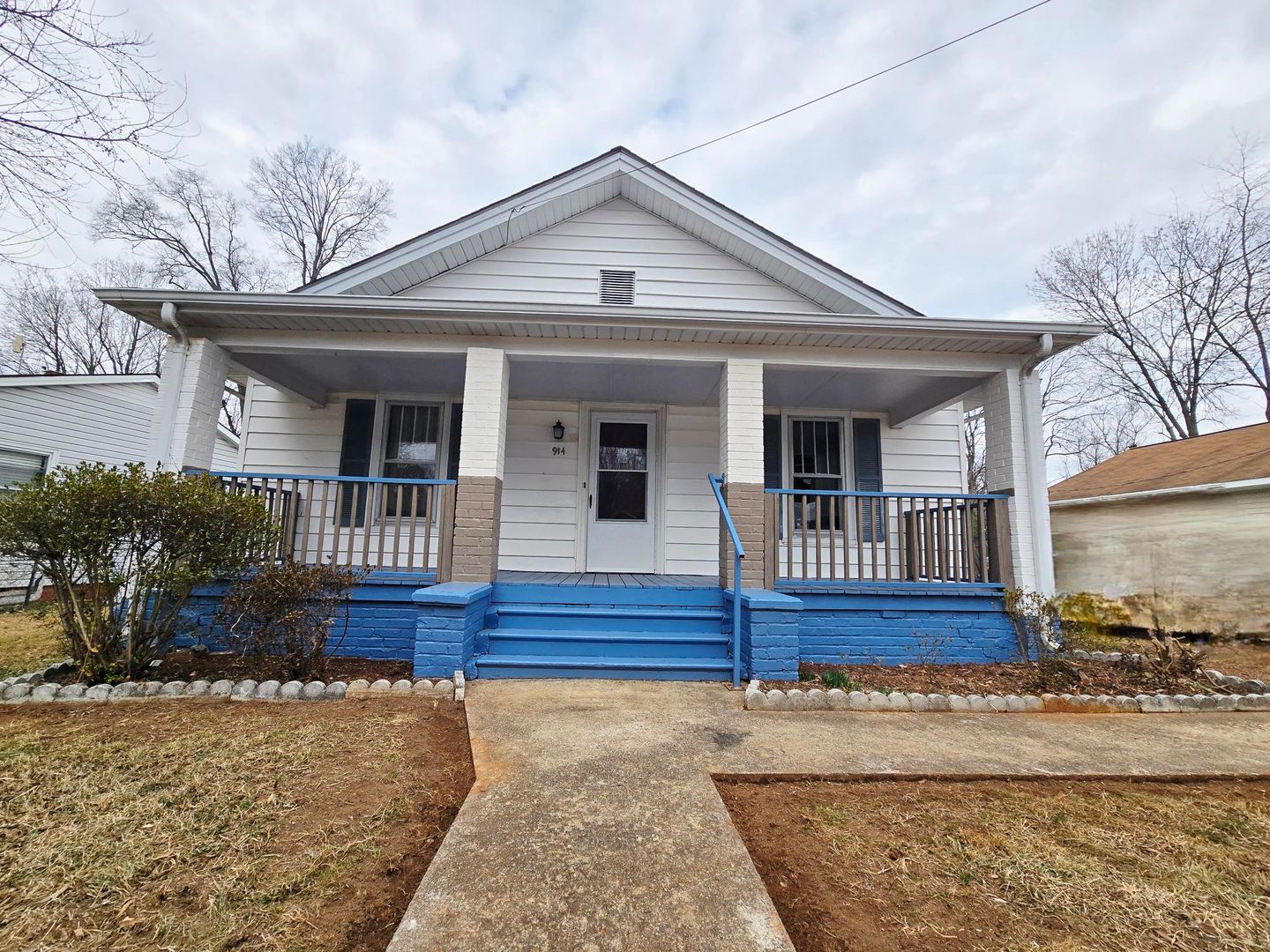 Burlington House: 914 Stokes Street