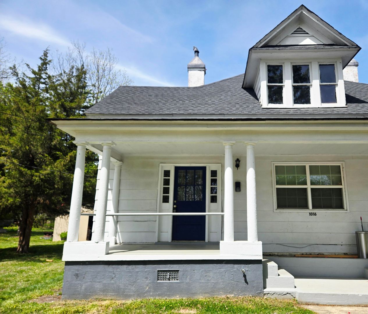 Burlington House: 1016 Washington St Apt A