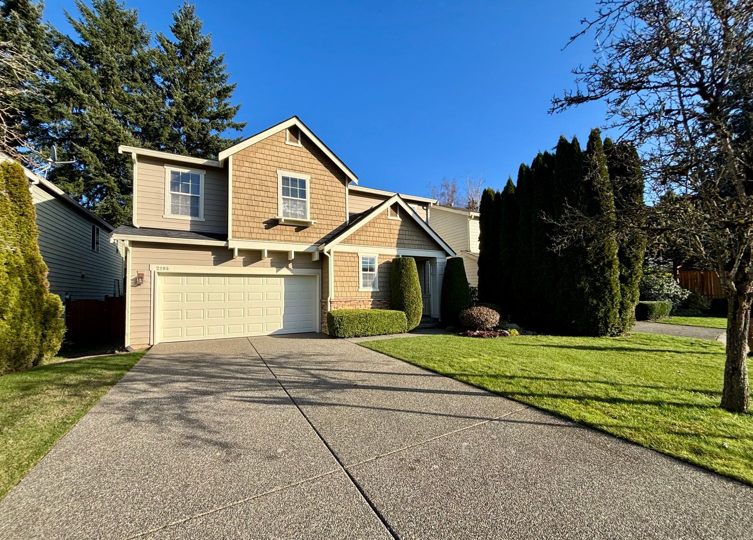 Renton House: 2104 Monterey Ct NE,
