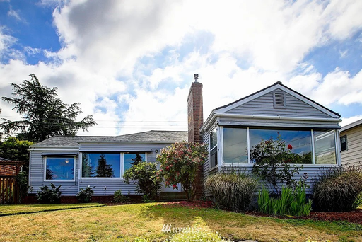 Spacious 4 bedroom 3 bath house on Beacon Hill – photo 1
